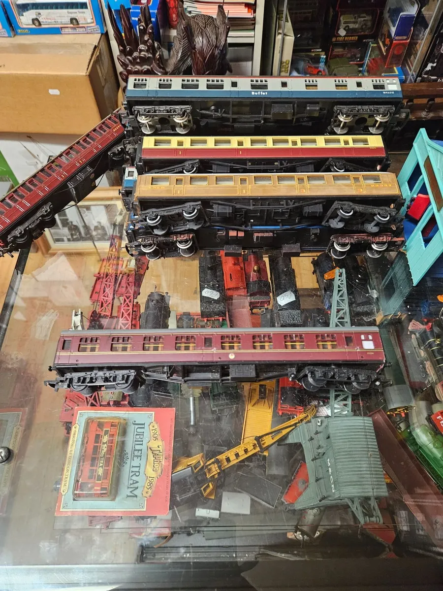 Hornby OO Gauge Carraige