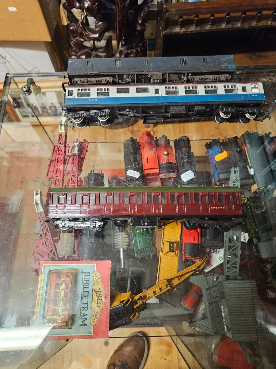 Hornby Lima Triang OO Gauge Carraige - Image 1