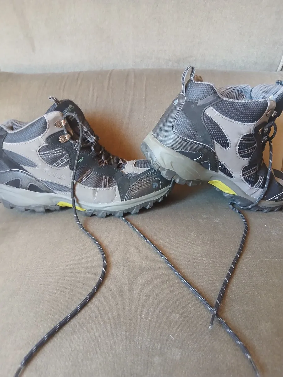 Hiking boots - Image 1