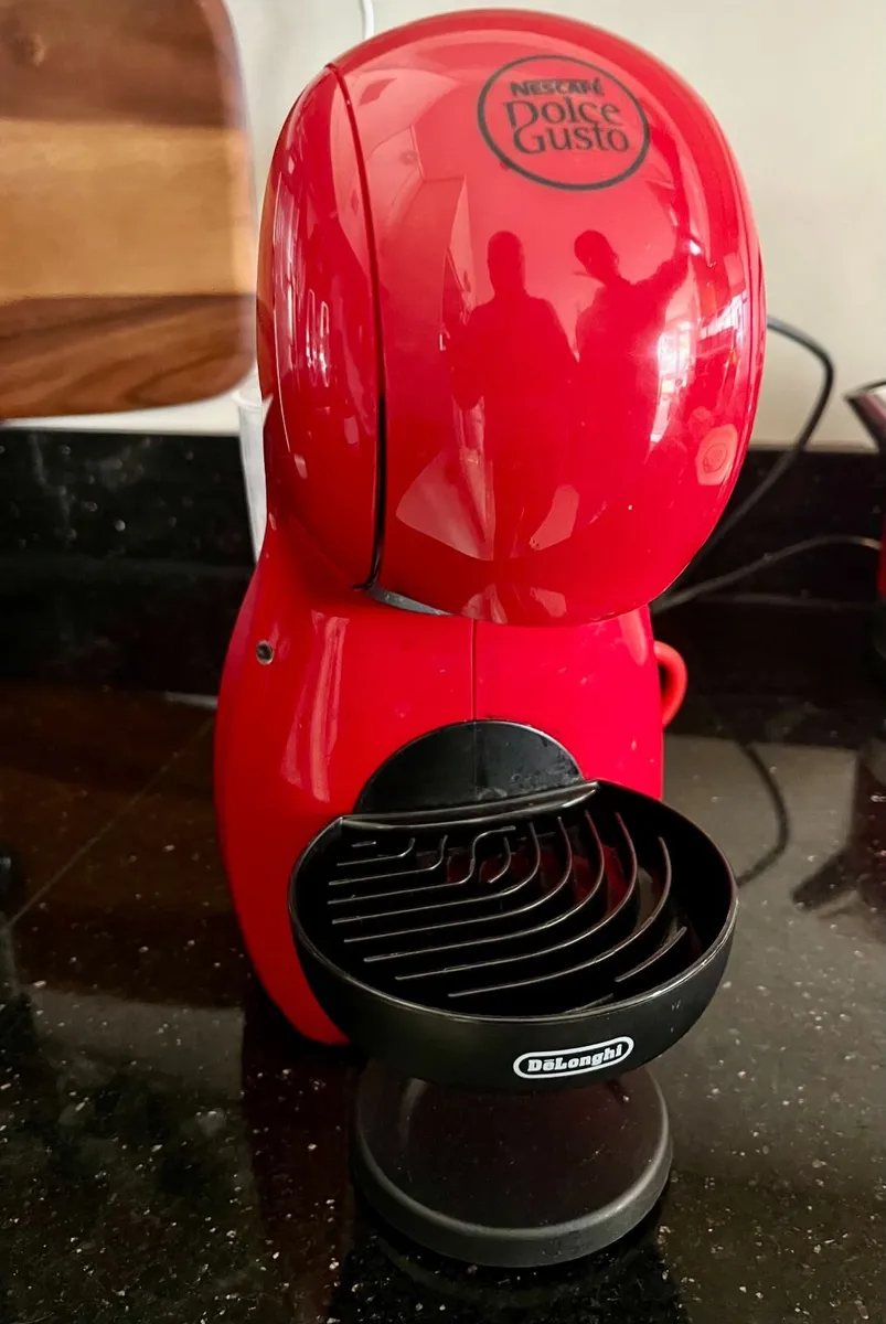 Nescafe Dolce Gusto coffee machine - Image 1