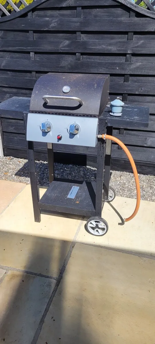 Gas barbecue - Image 1