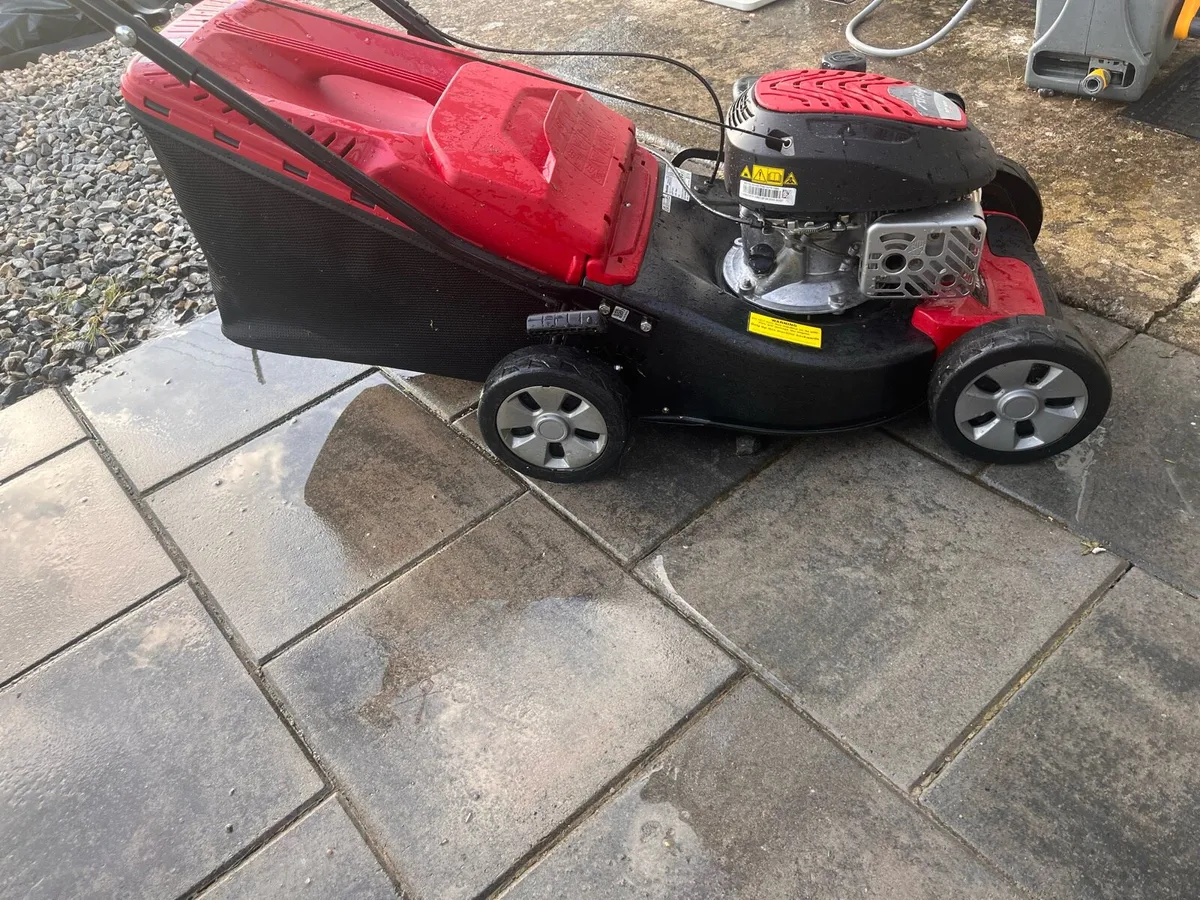 Mountfield SP42 petrol mower - Image 2