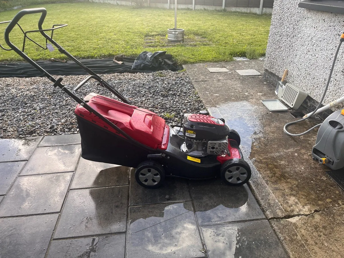 Mountfield SP42 petrol mower - Image 4