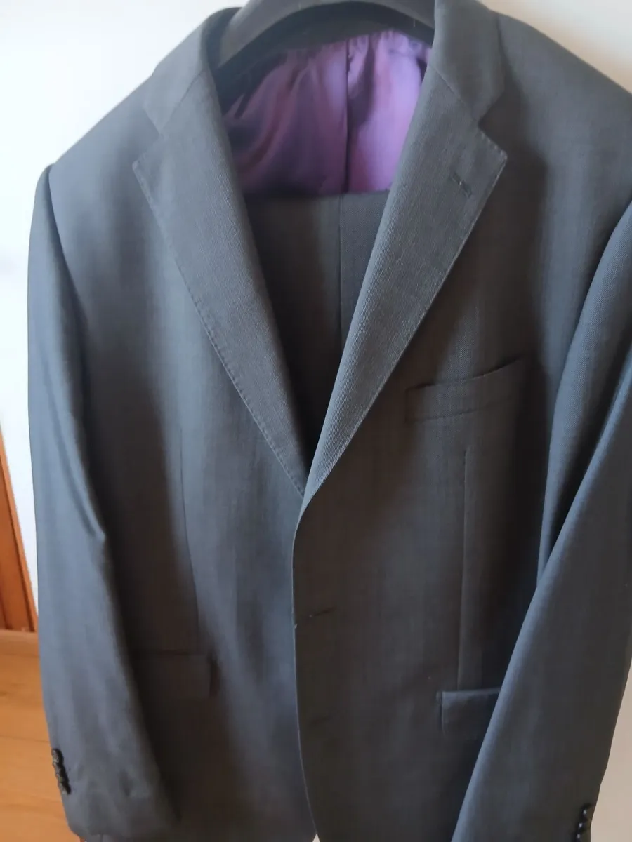 Men luxury suit. - Image 2