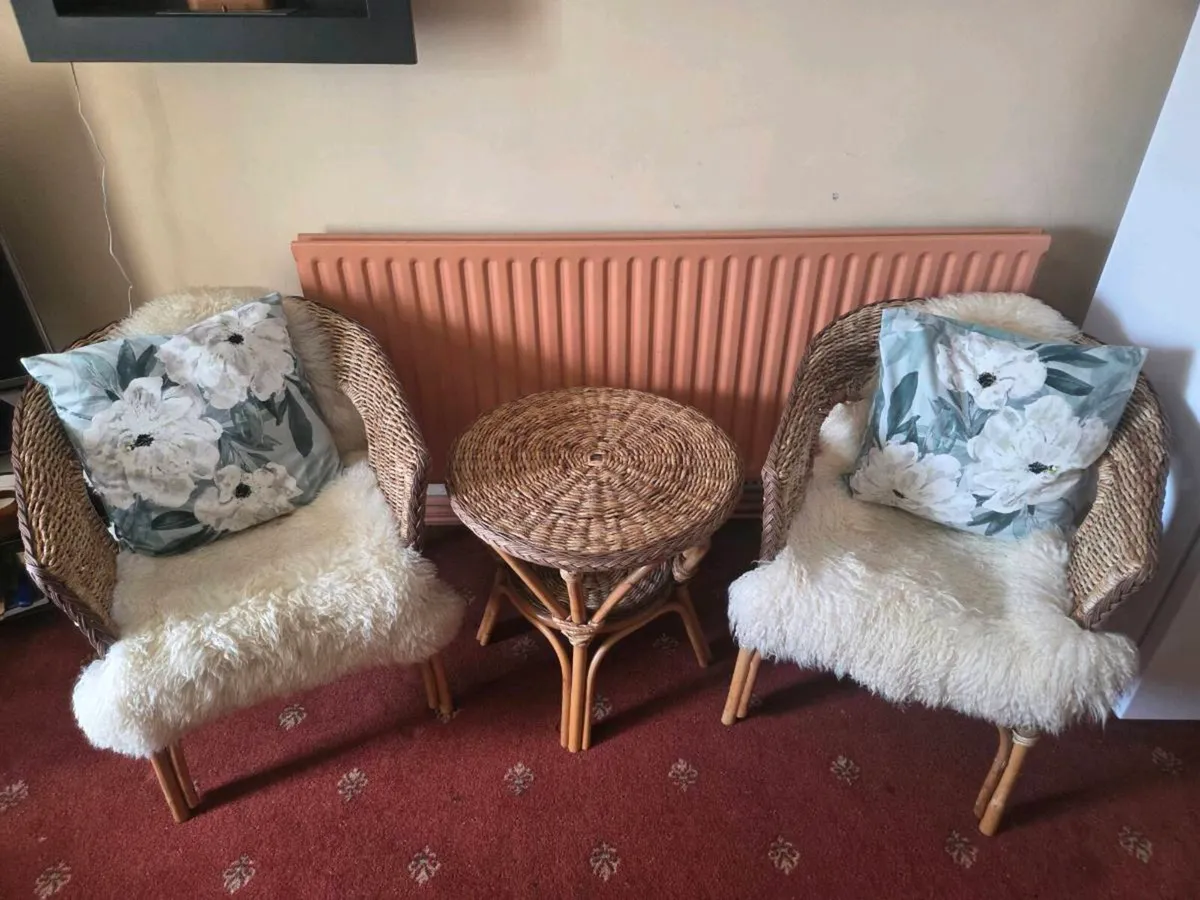 Rattan coffee table and chairs - Image 1