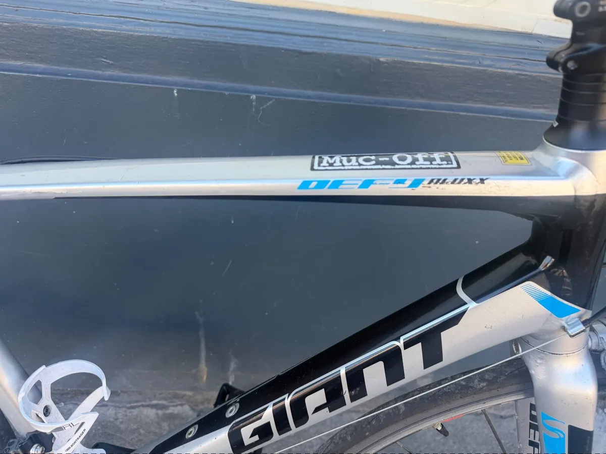 Giant defy ❗️Open  7 days of the week ❗️ - Image 2