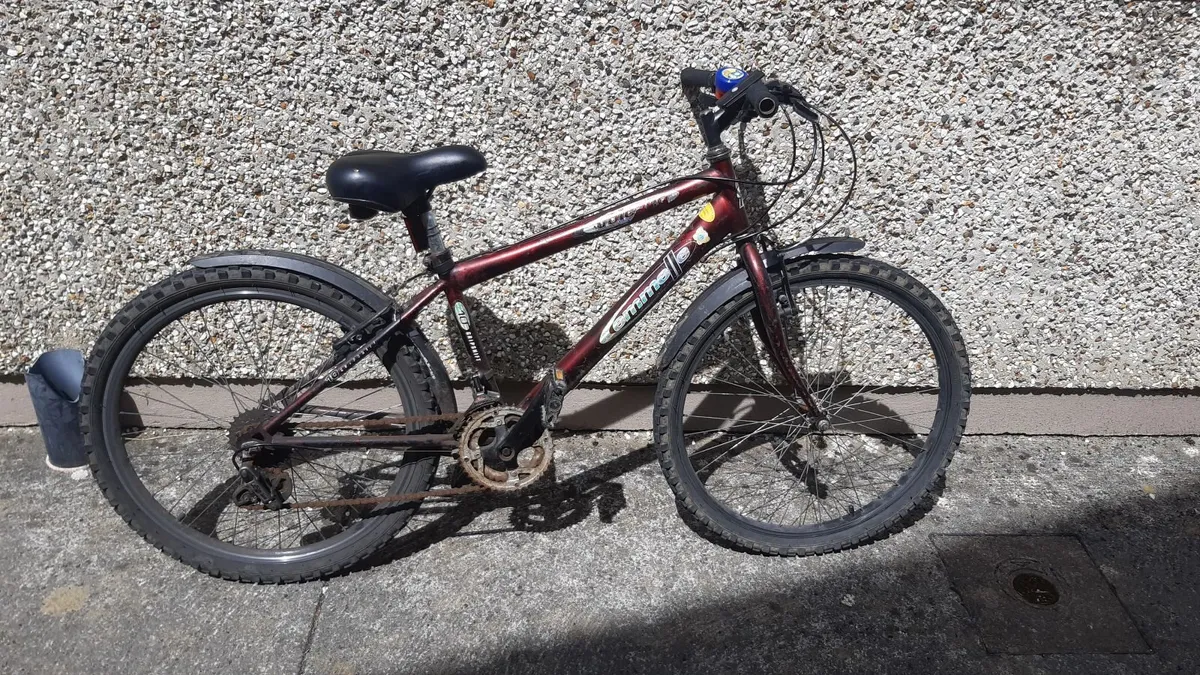 Childrens bike - Image 1