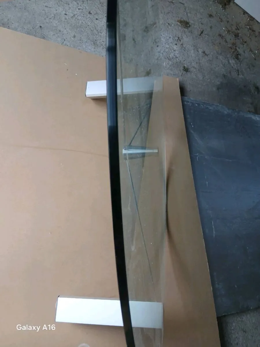 Circular glass coffee table - Image 2