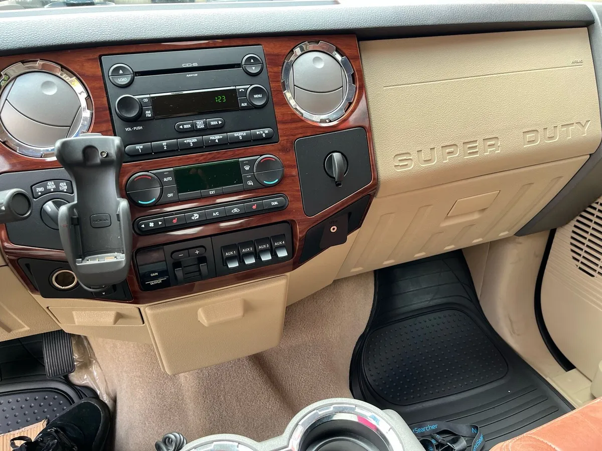 Ford F350 - Image 2