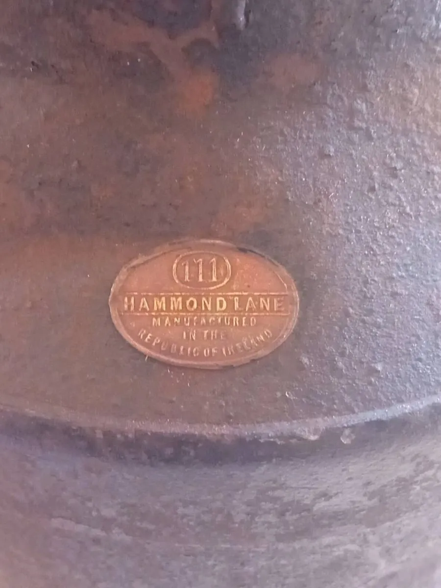 ANTIQUE AND COLLECTABLES - Image 4