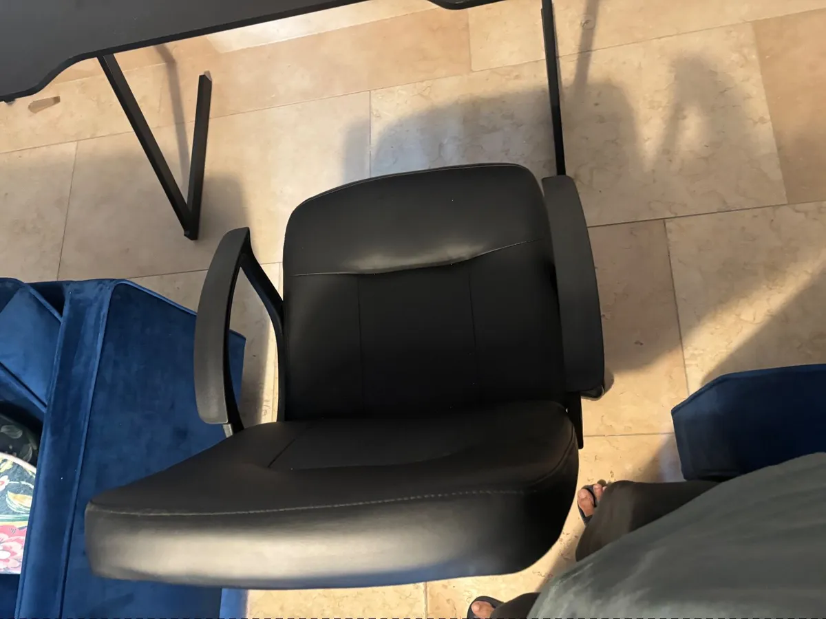 Work Table and Ergonomic Work chair - Image 4