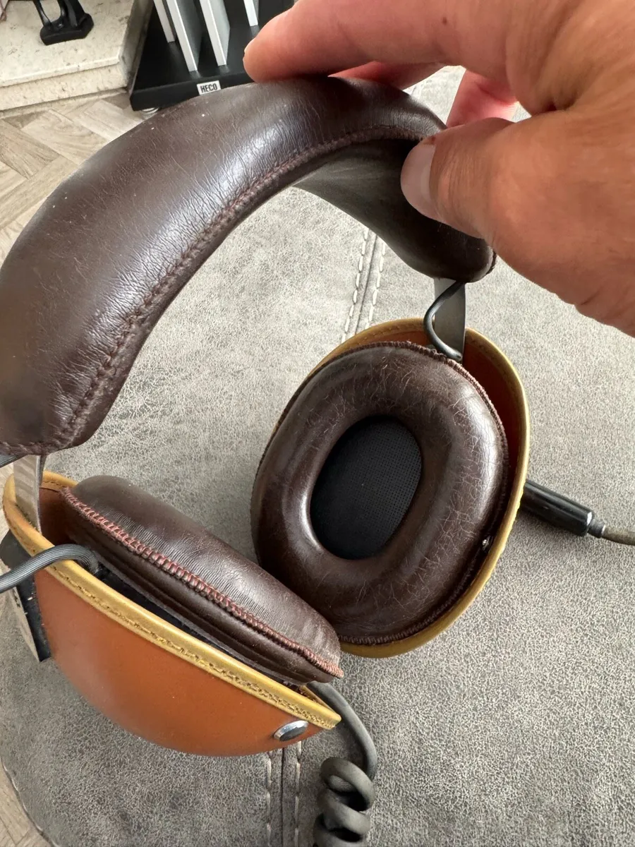 Headphones - Image 4