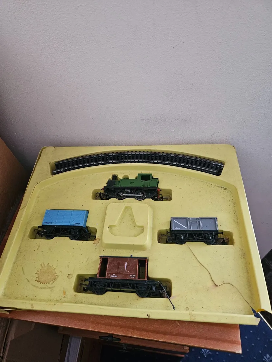 Hornby OO Gauge Train Set - Image 1