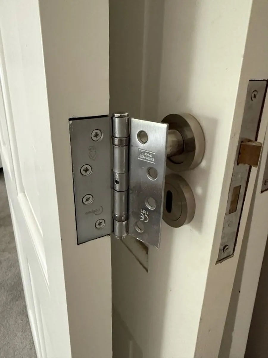 11 Internal Solid Wood Doors including hinges and handles - Image 4