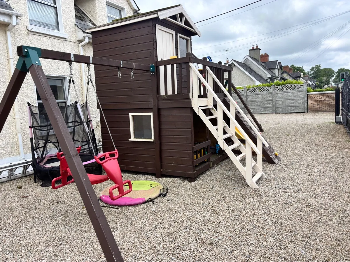Dolls house - Image 2