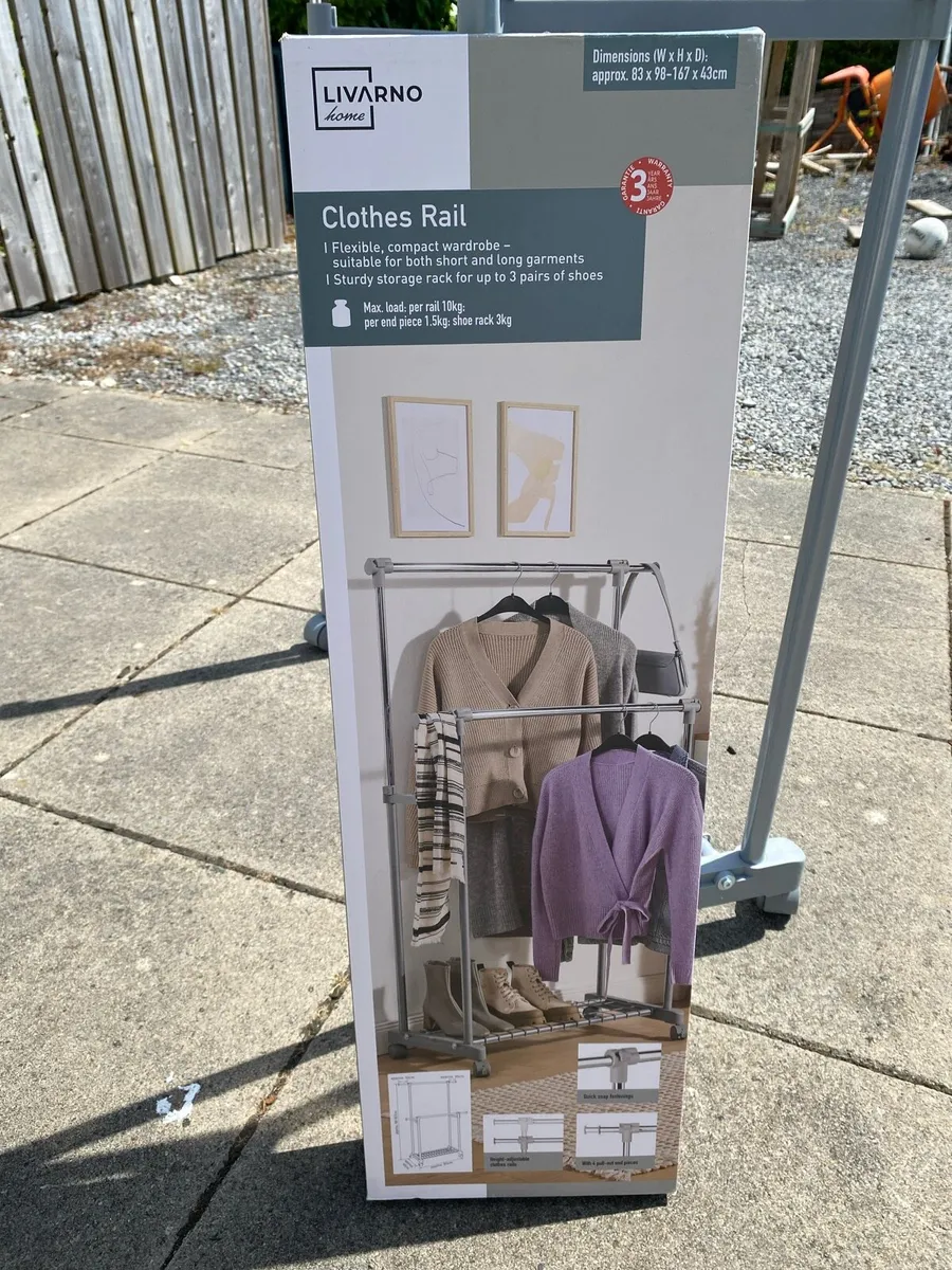 Clothes rail - Image 4