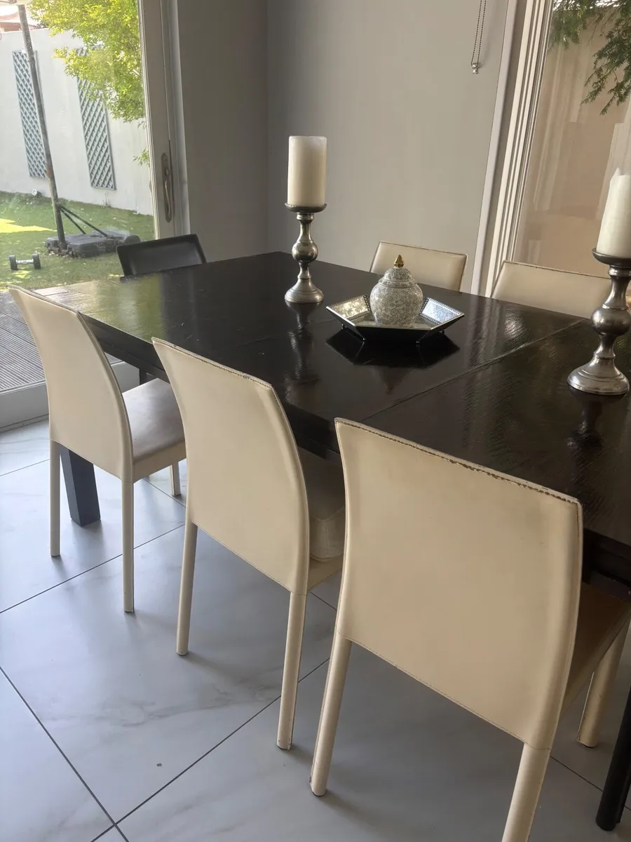 Dining table and chairs - Image 1