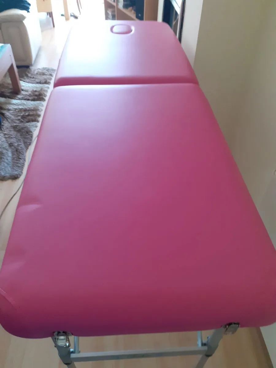 Massage table - Image 1