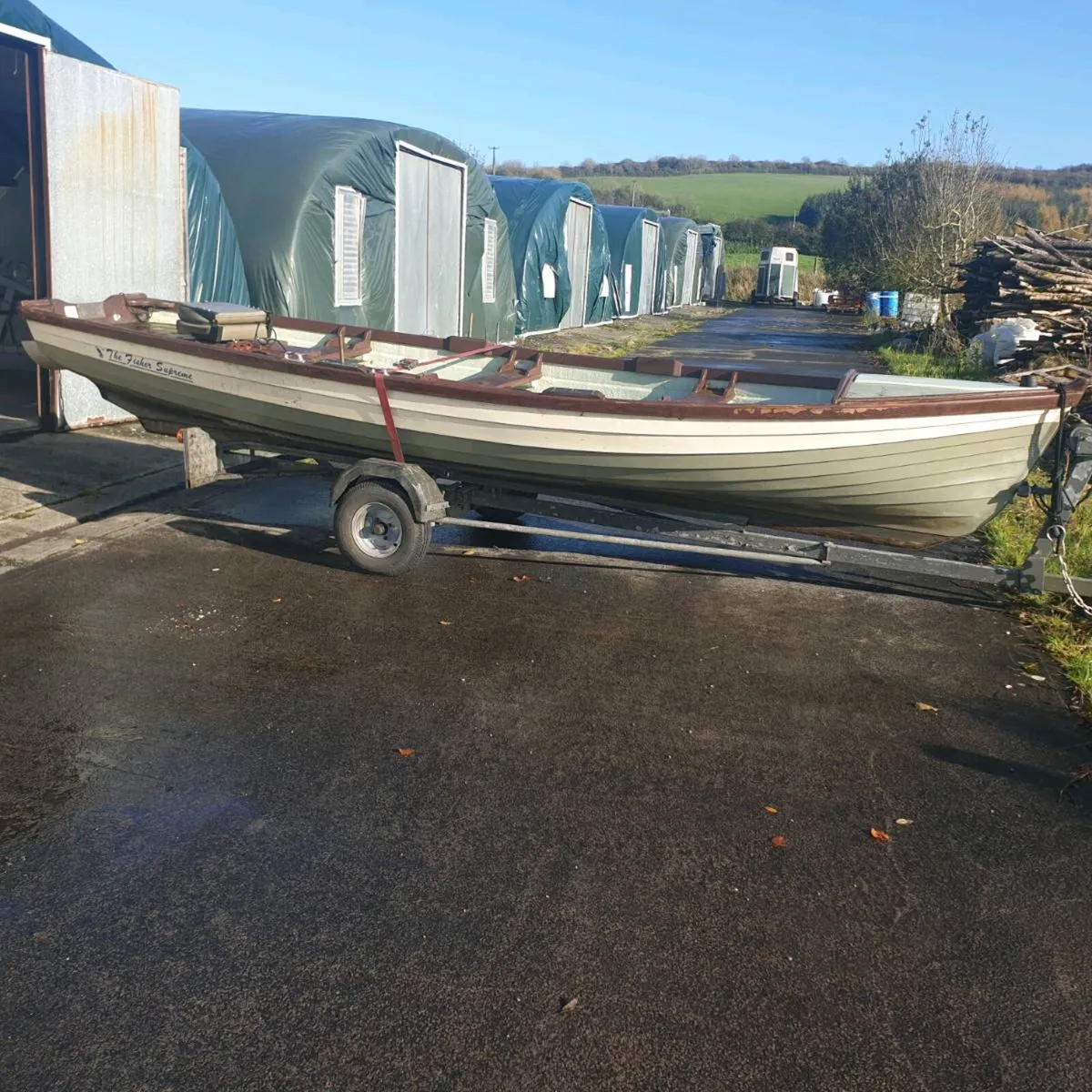 19ft McAlinden "Fisher Supreme" Lake Boat/ Trailer - Image 2