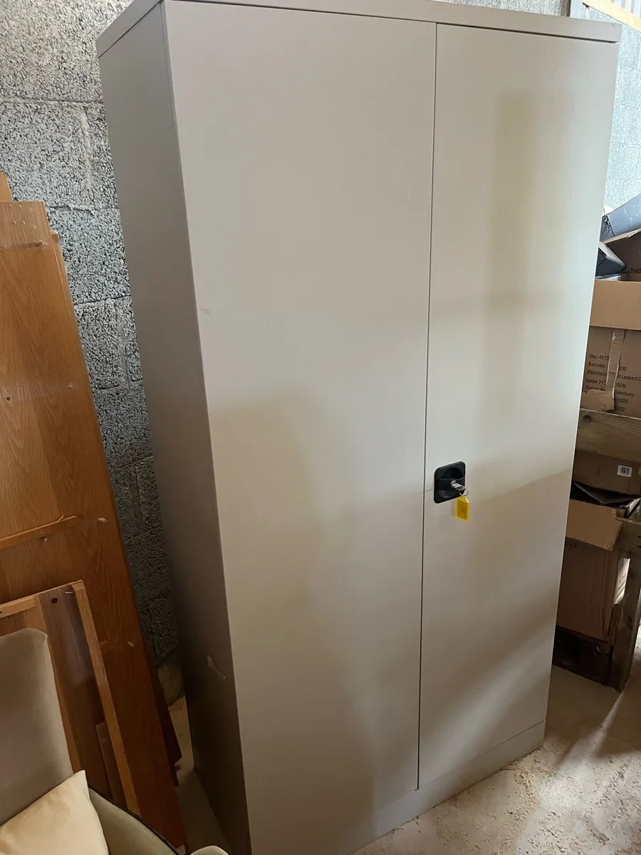 Lockers,chairs,cabinets,shelf’s,fridges - Image 4