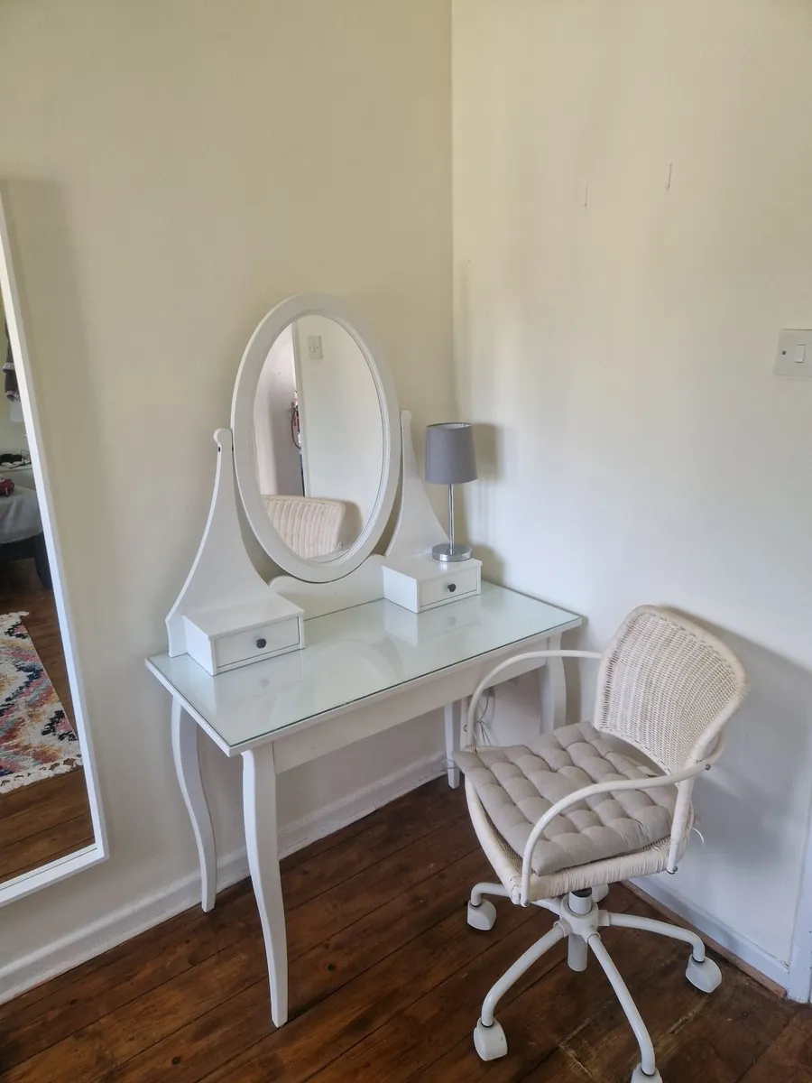 Vanity table and Chair - Image 2