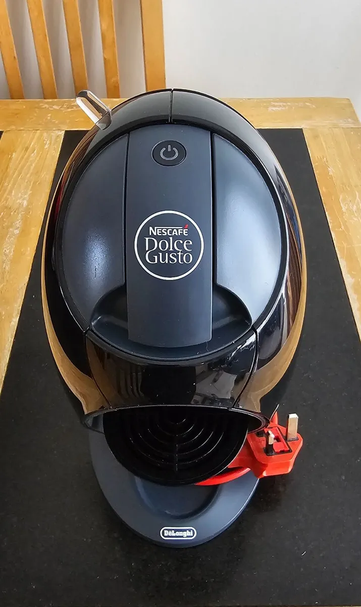 Coffee Machine Dolce Gusto nescafe de longhi - Image 1