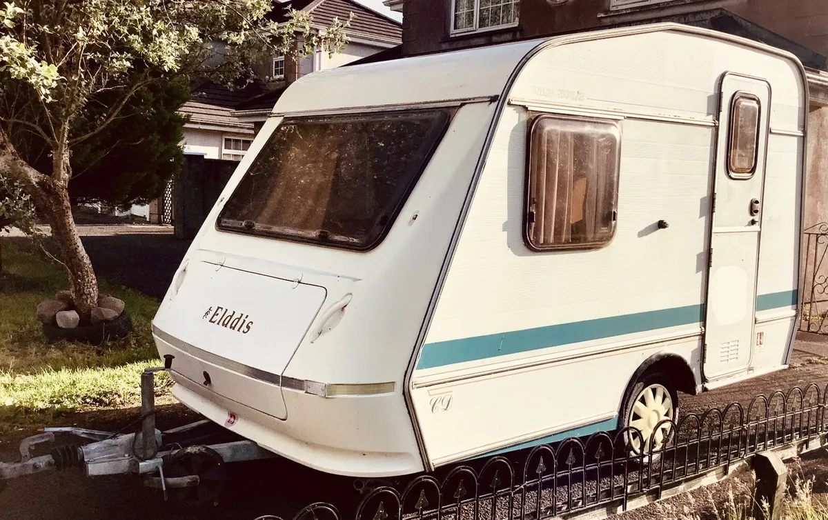 SMALL CARAVAN lightweight 10 ft tourer - Image 2