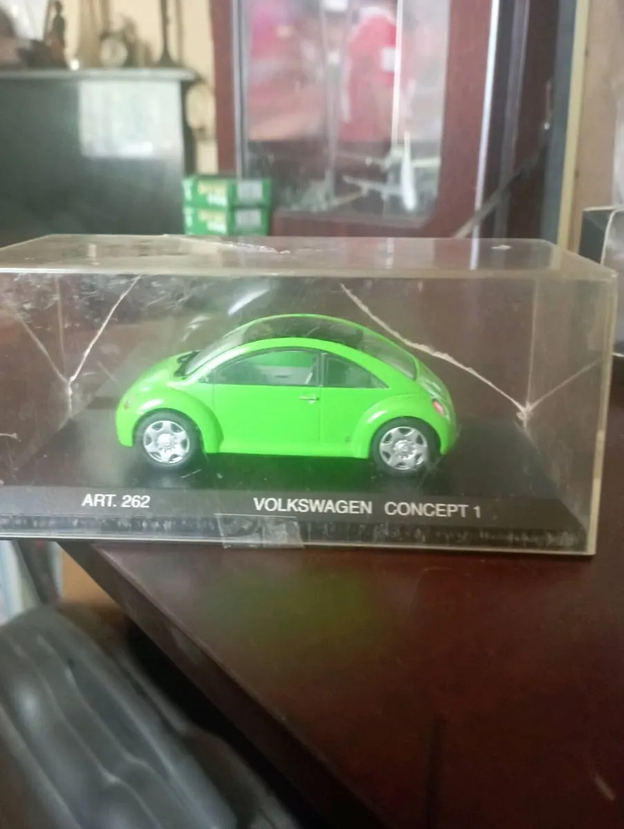 SELLING AS A JOBLOT { 6 IN TOTAL} 1-43 SCALE CARS - Image 4
