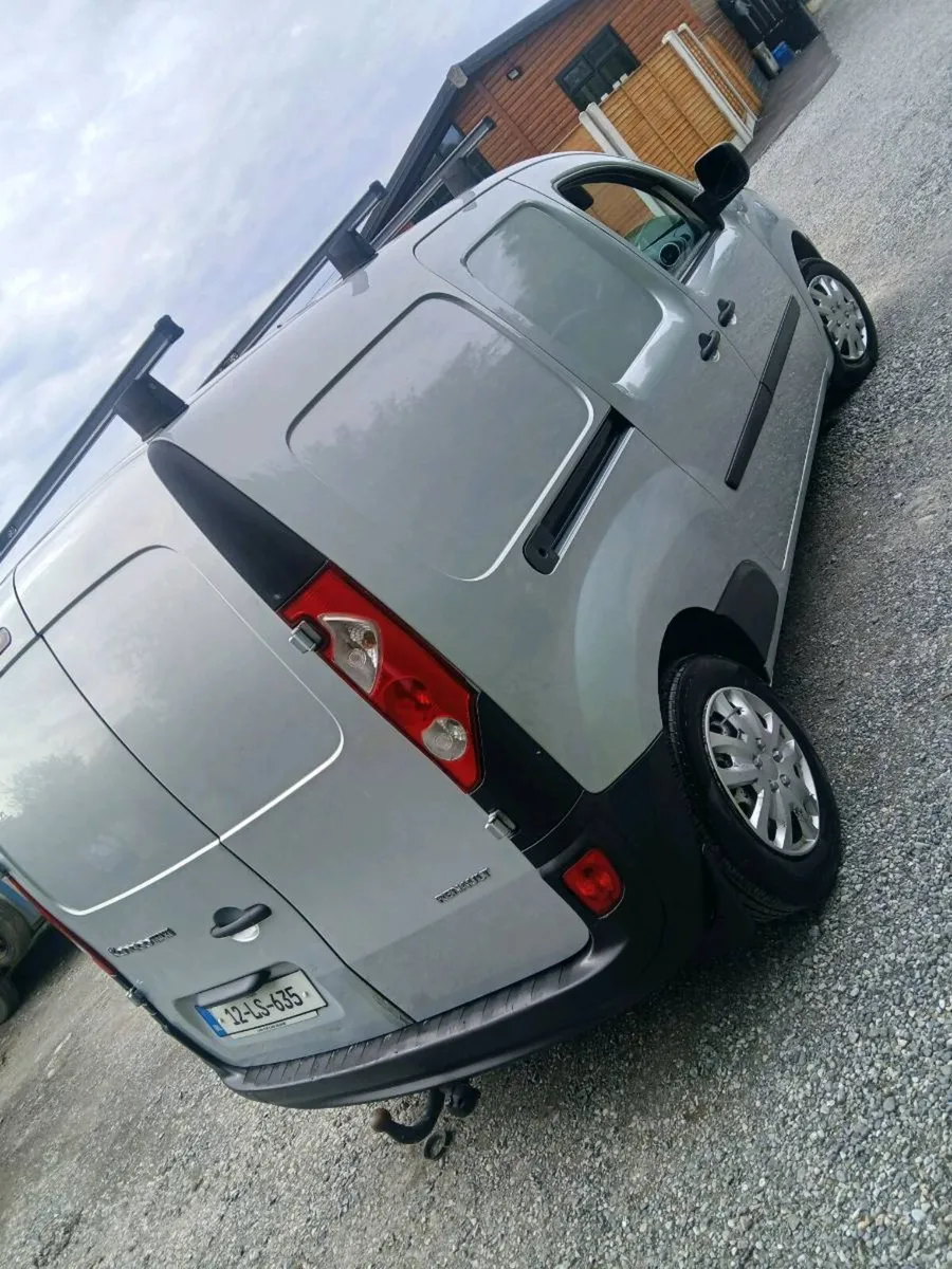 2012 Lwb Renault kangoo, New Doe test & Taxed - Image 2