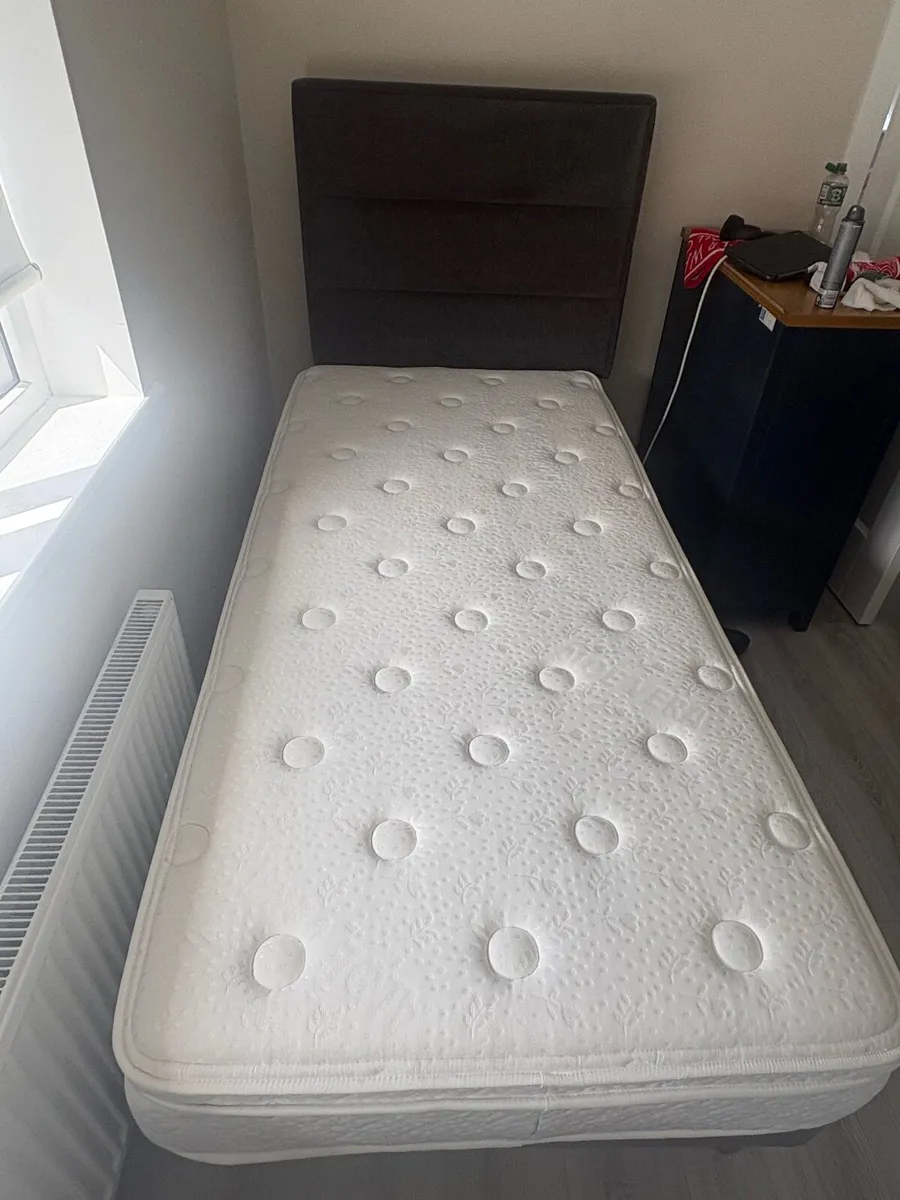 Single bed - Image 1
