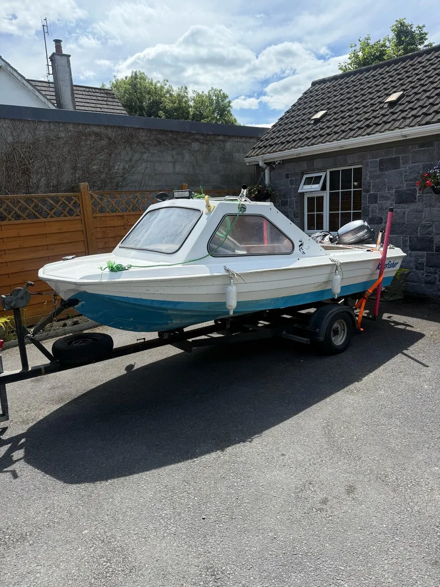 Fishing boat and trailer - Image 1