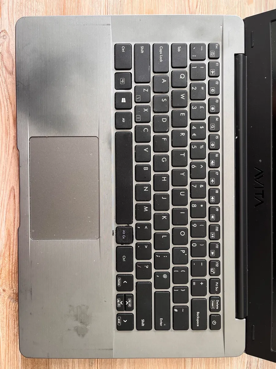 Avita 14" Laptop Bundle - Image 3