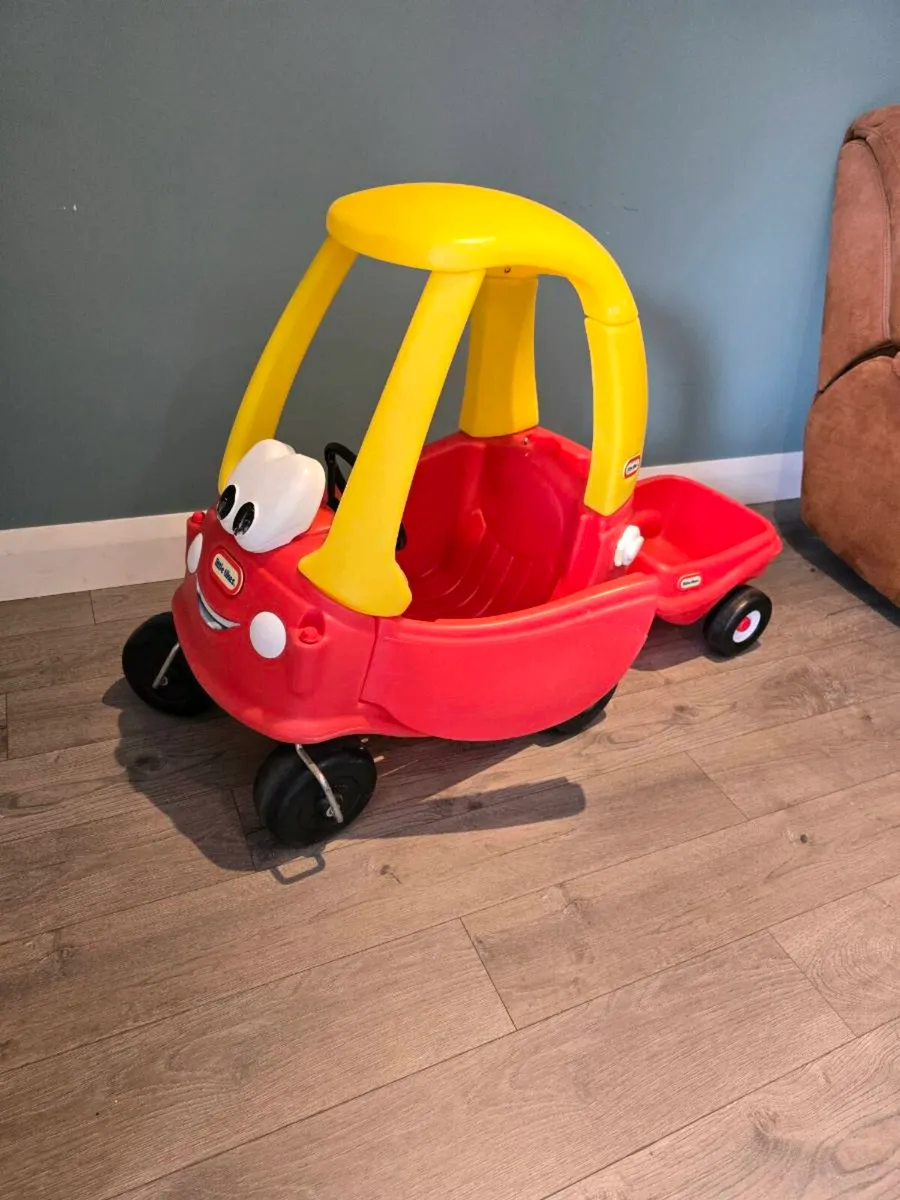 Little tikes car and trailer - Image 1