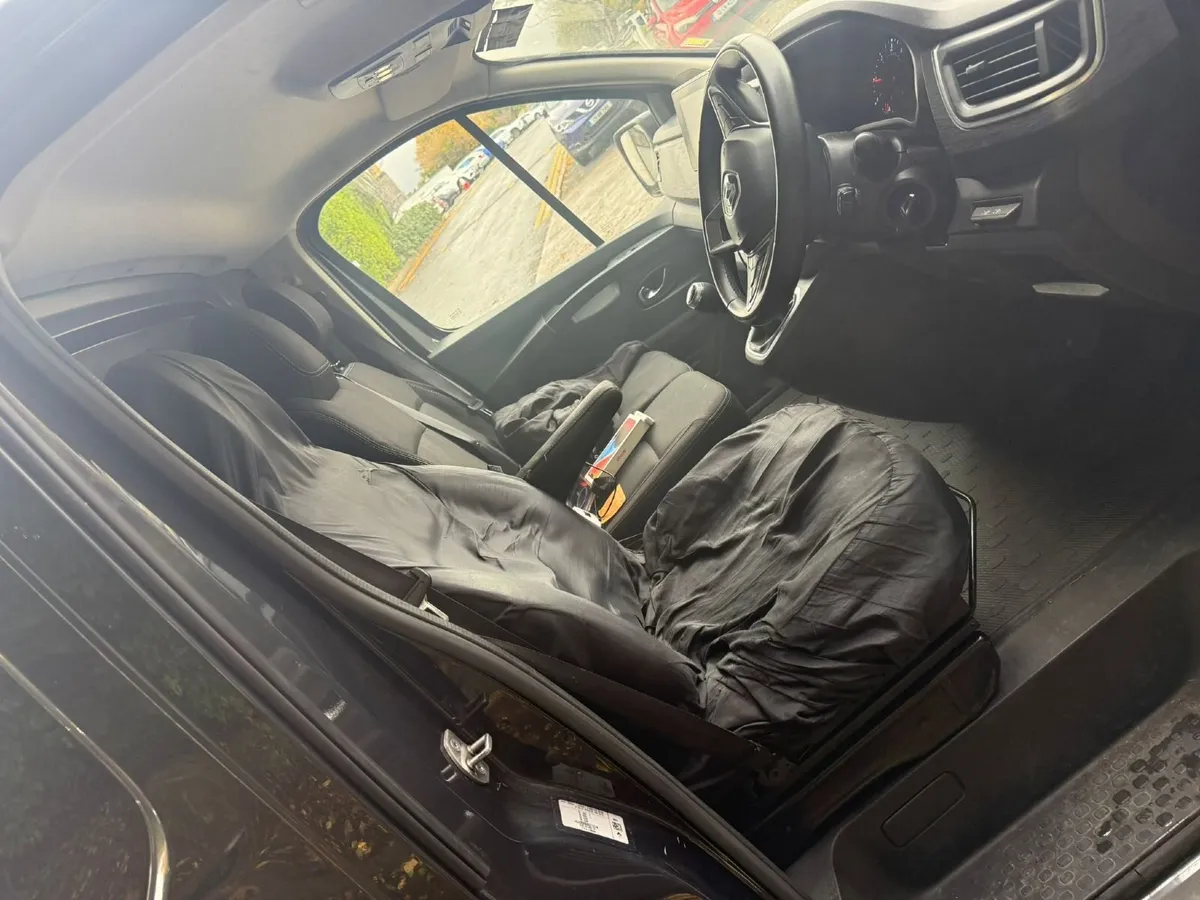 Renault Trafic LL30 Blue DCI Sport  2022 - Image 3
