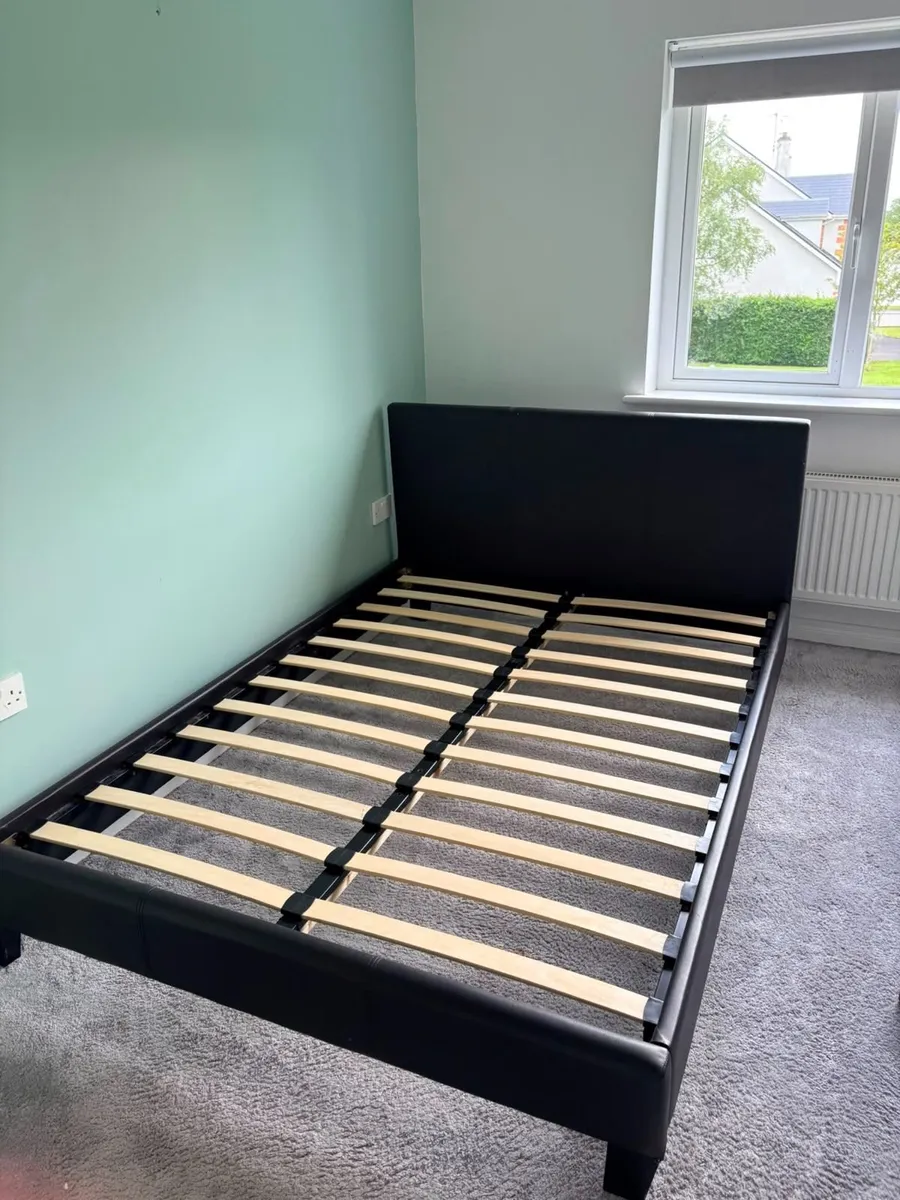 Double Bed frame - black leather - Image 2