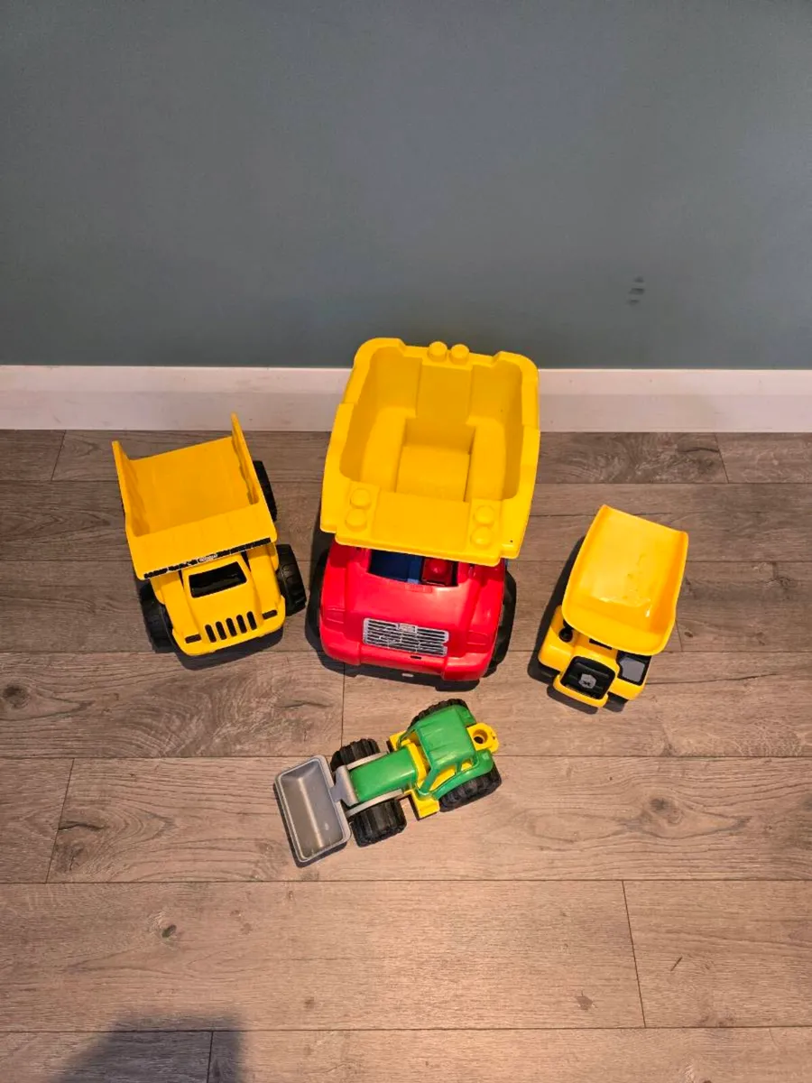 Selection of trucks - Image 2