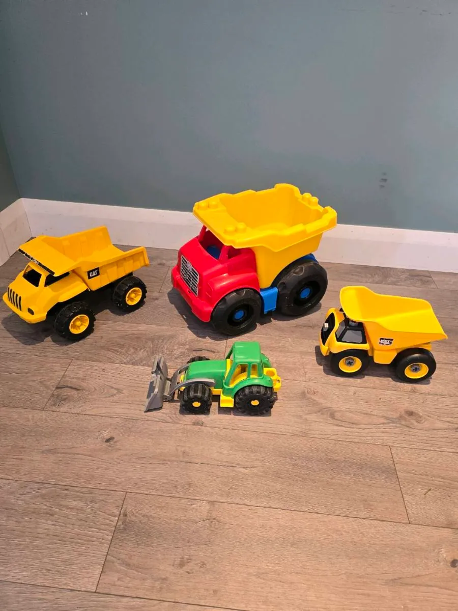 Selection of trucks - Image 1