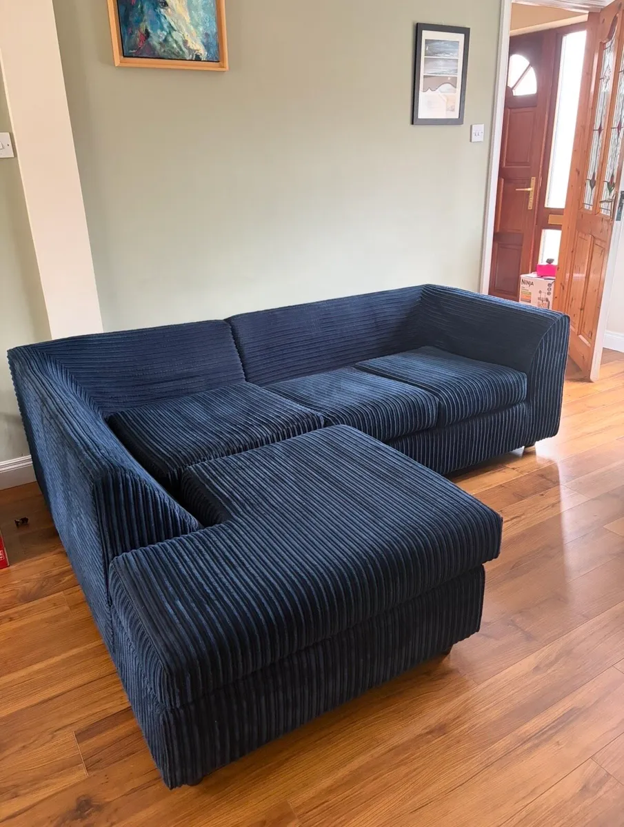 Beautiful L shaped Couch for sale - Image 2