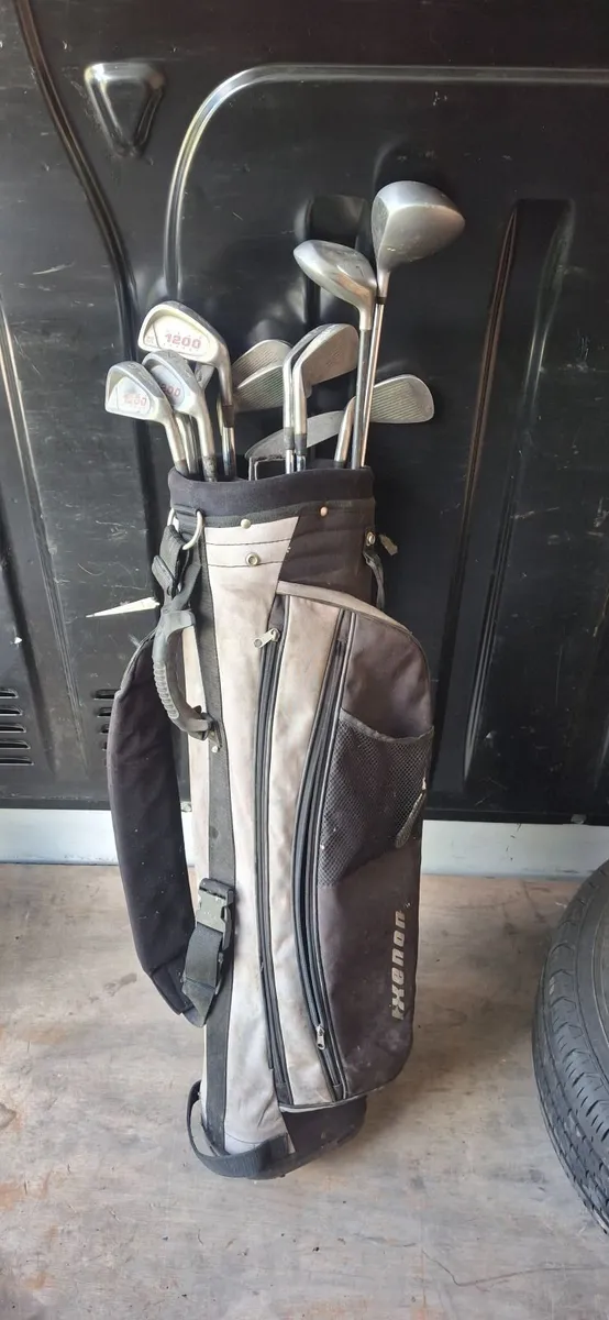Golf clubs and bag - Image 2