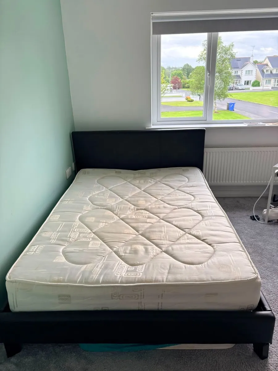 Double Bed frame - black leather - Image 4