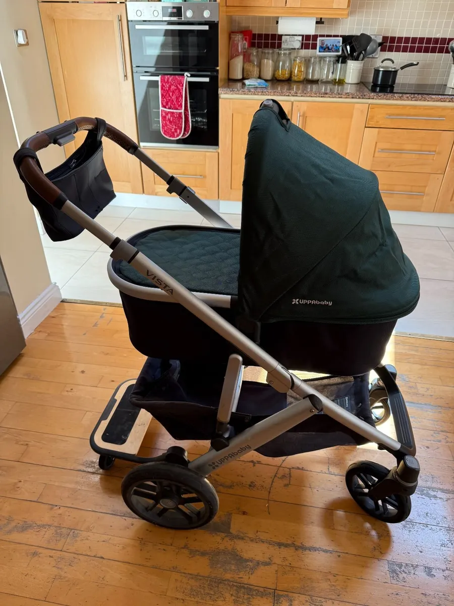 Uppababy Vista Travel System and accessories - Image 4