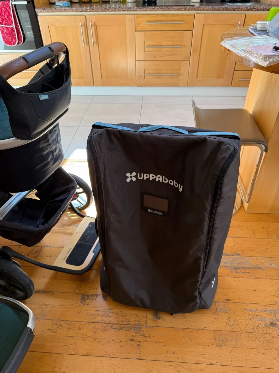 Uppababy Vista Travel System and accessories - Image 2