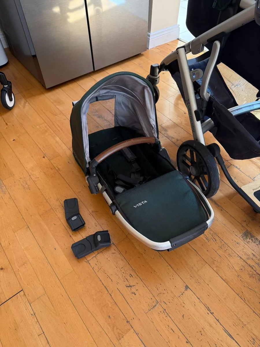 Uppababy Vista Travel System and accessories - Image 3