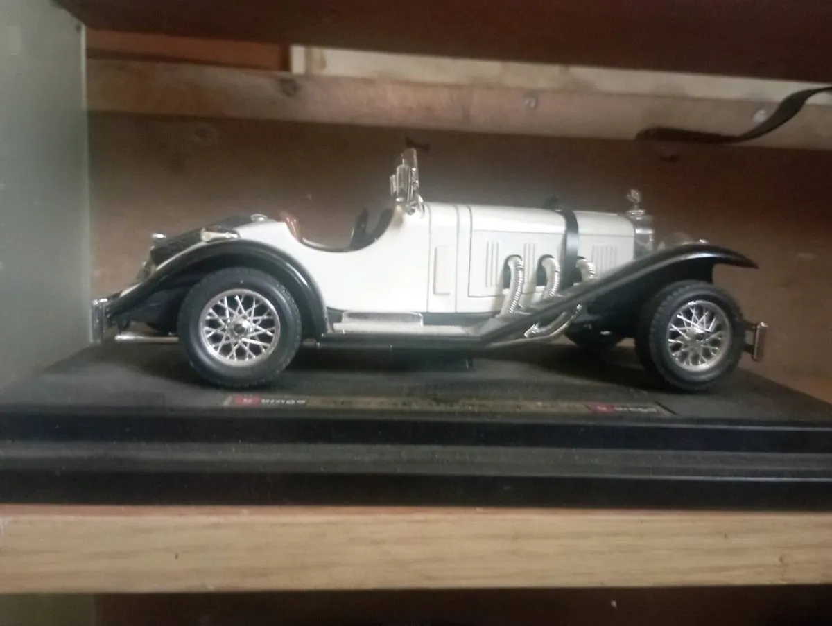 4 DIE-CAST MODLE 1-24 SCALE SELLING AS A JOBLOT. - Image 4