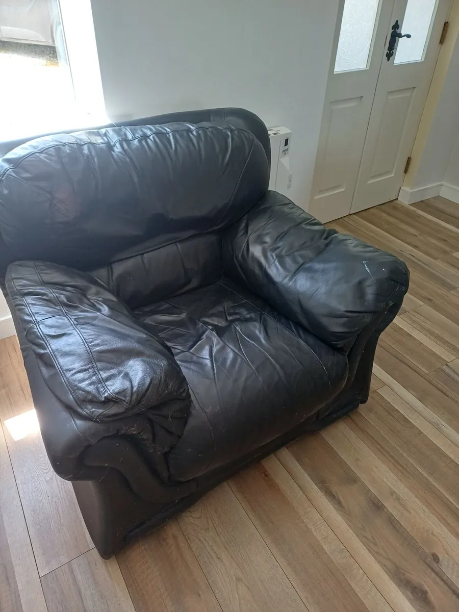 Couch - Image 4