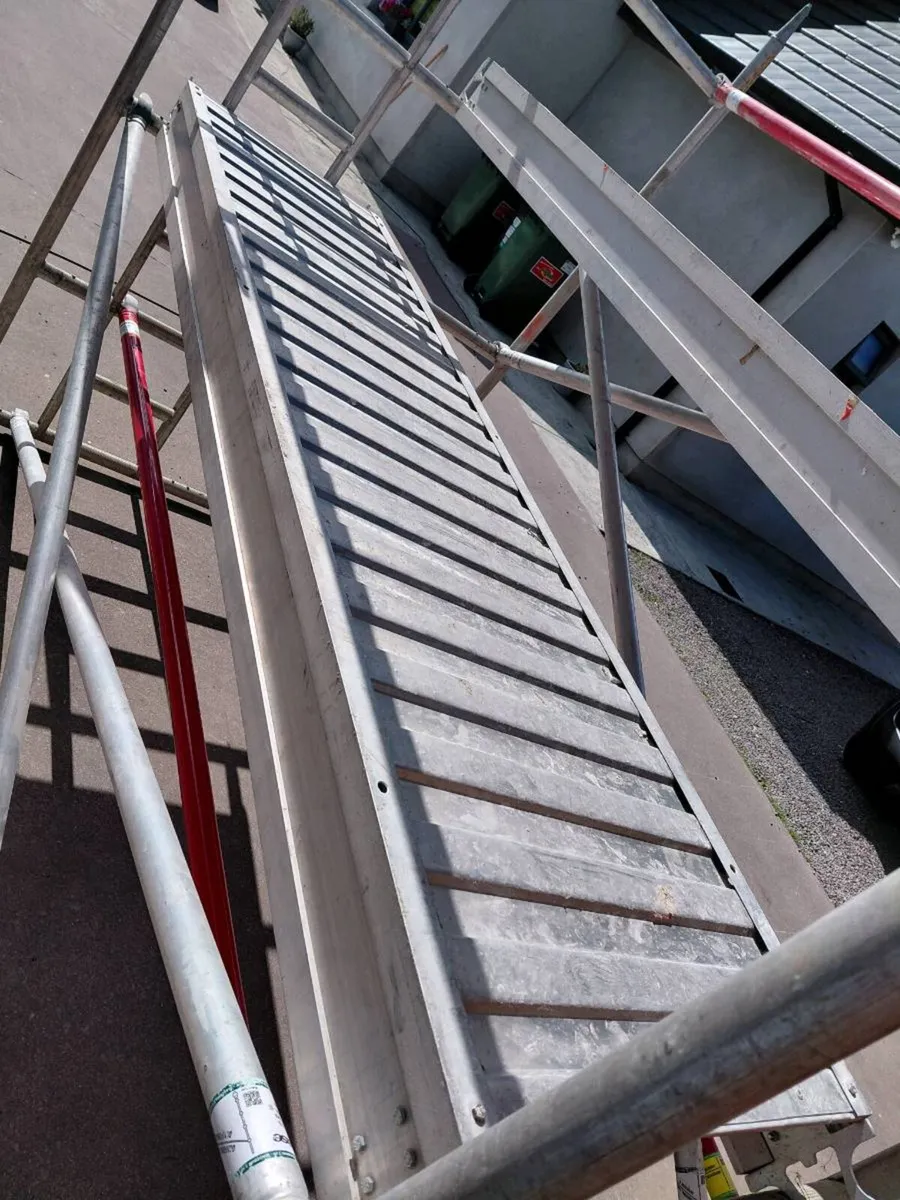 Aluminium scaffolding - Image 1
