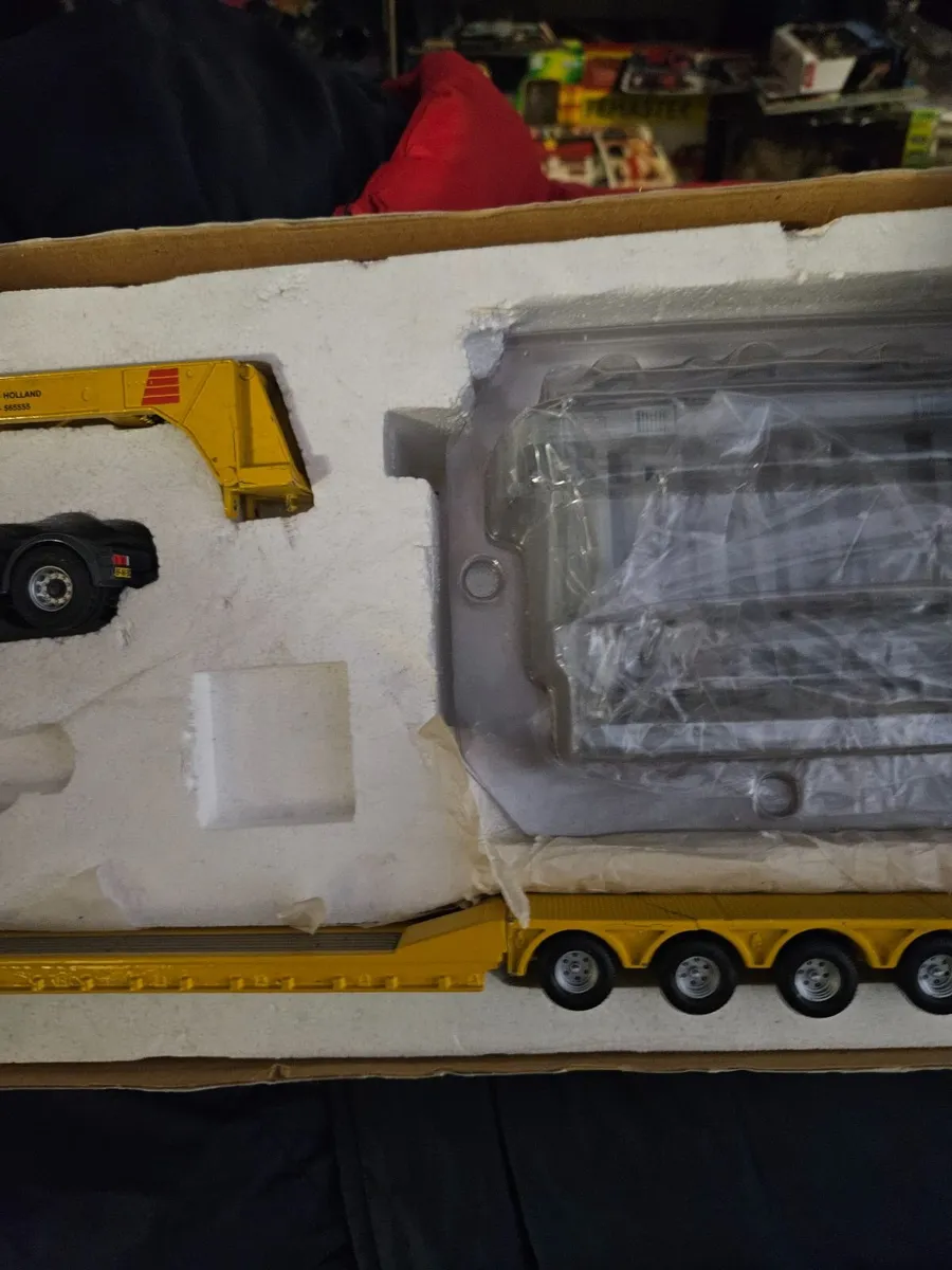Corgi MAN Tractor Unit and King Trailer with Load - Image 3