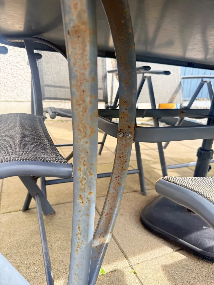 Garden table and chairs - Image 4