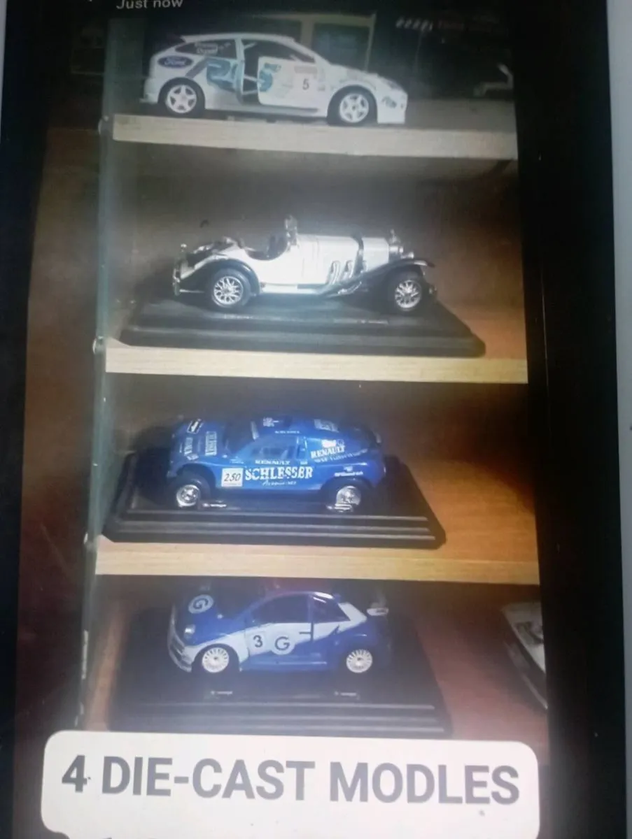 4 DIE-CAST MODLE 1-24 SCALE SELLING AS A JOBLOT. - Image 2