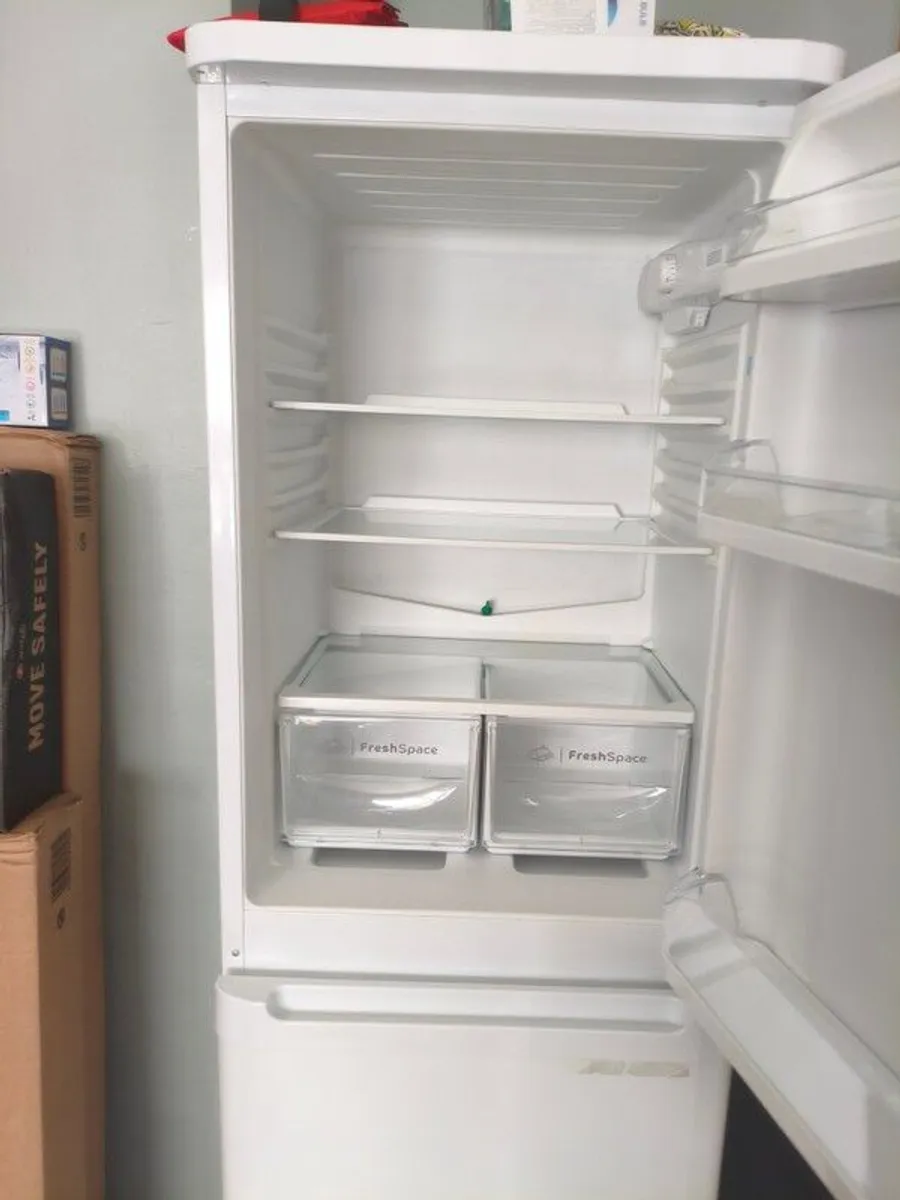 indesit fridge - Image 2